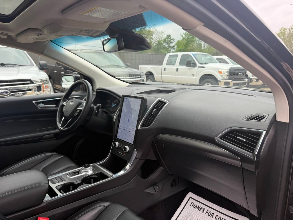 Ford Edge Vehicle Full-screen Gallery Image 09