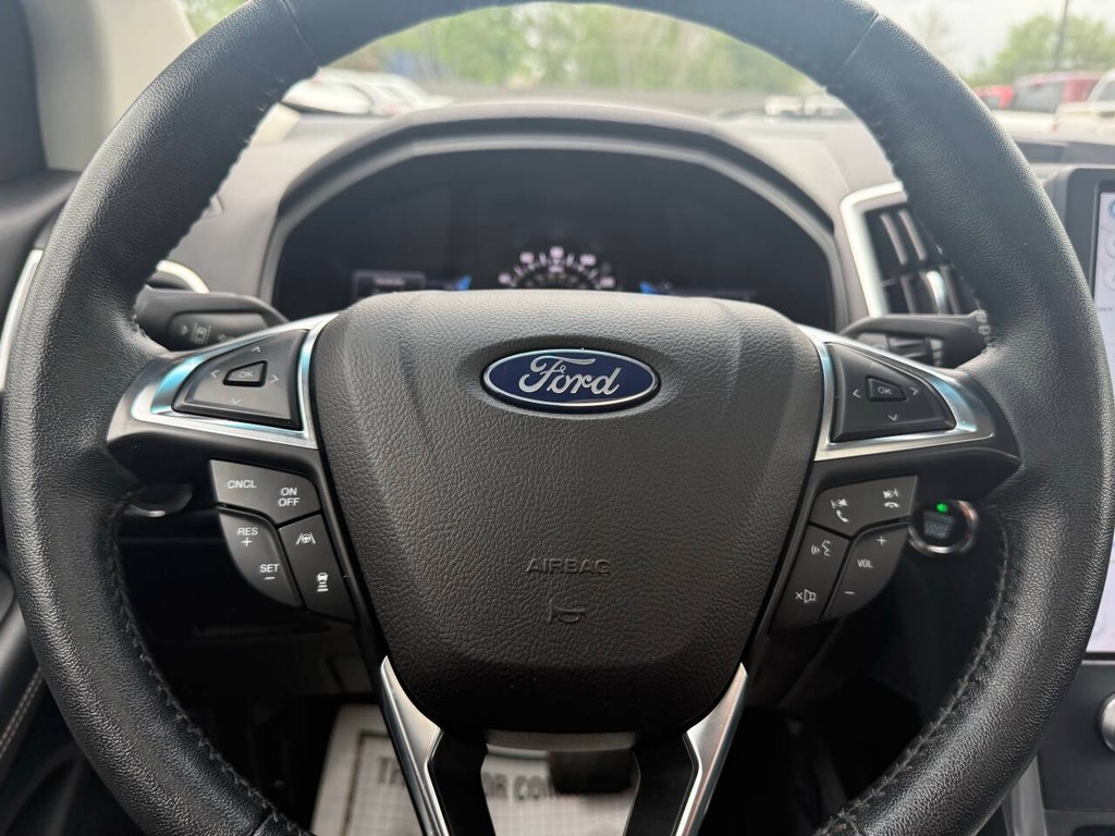 Ford Edge Vehicle Full-screen Gallery Image 23