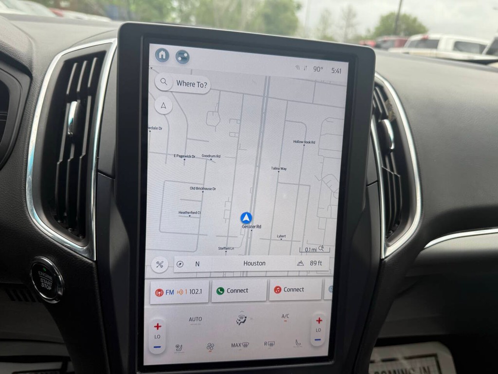 Ford Edge Vehicle Full-screen Gallery Image 25