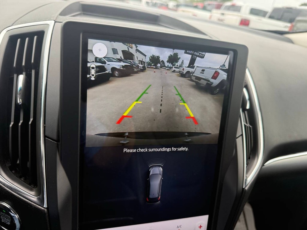 Ford Edge Vehicle Full-screen Gallery Image 26