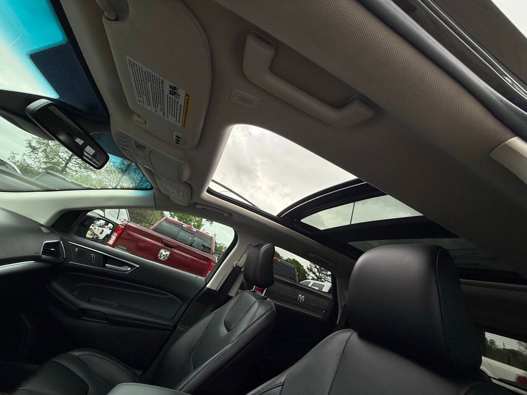 Ford Edge Vehicle Full-screen Gallery Image 30