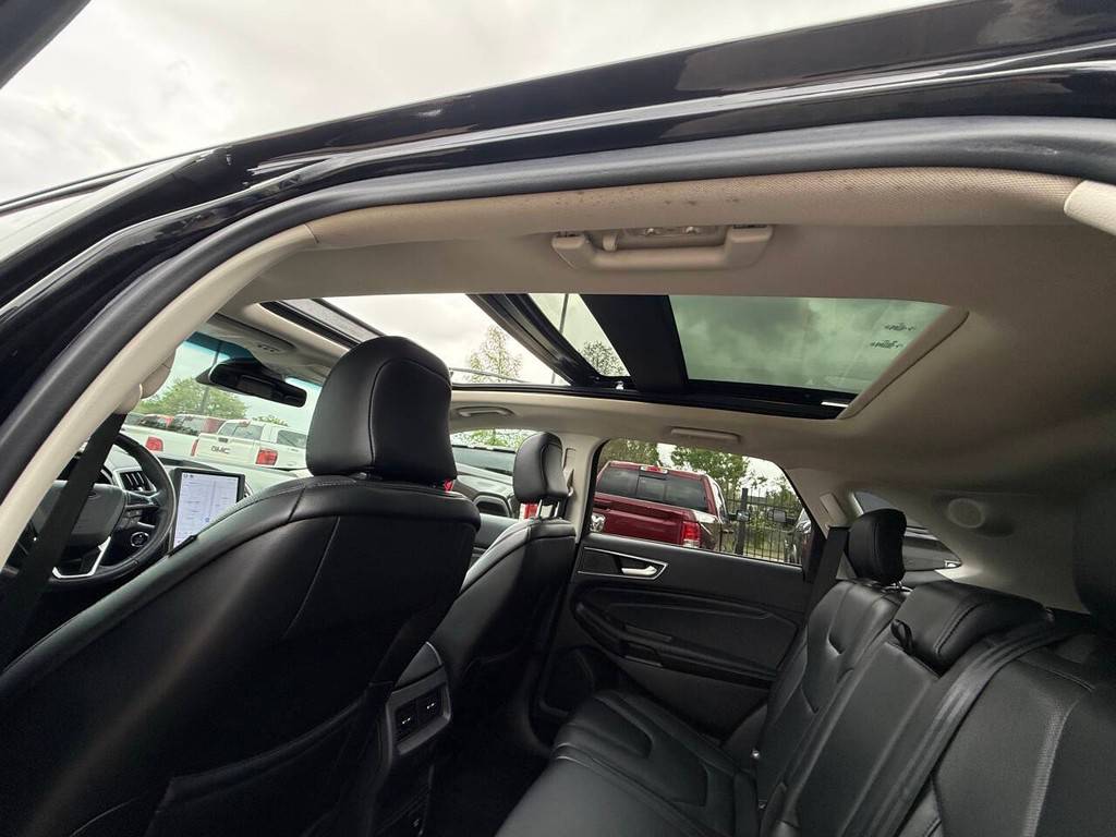 Ford Edge Vehicle Full-screen Gallery Image 31