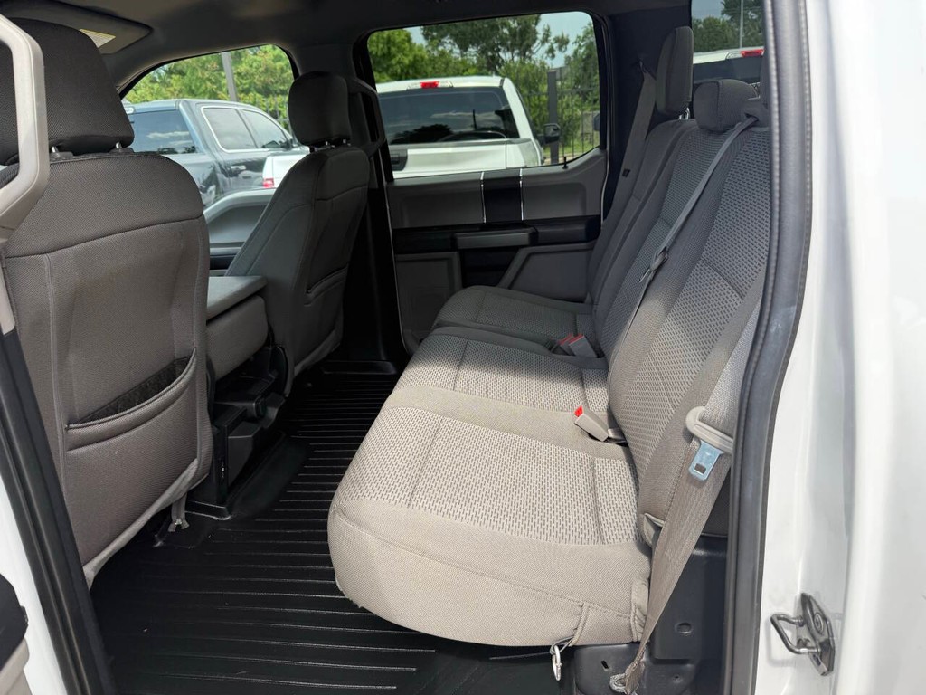 Ford F-150 Vehicle Full-screen Gallery Image 13