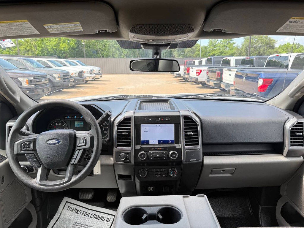 Ford F-150 Vehicle Full-screen Gallery Image 17