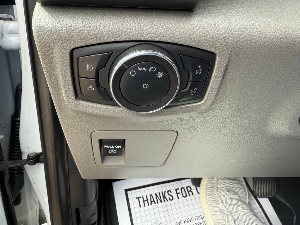 Ford F-150 Vehicle Full-screen Gallery Image 29