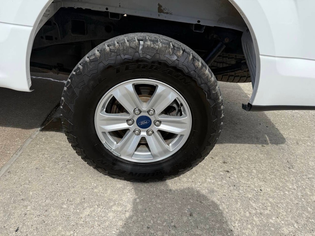 Ford F-150 Vehicle Full-screen Gallery Image 34