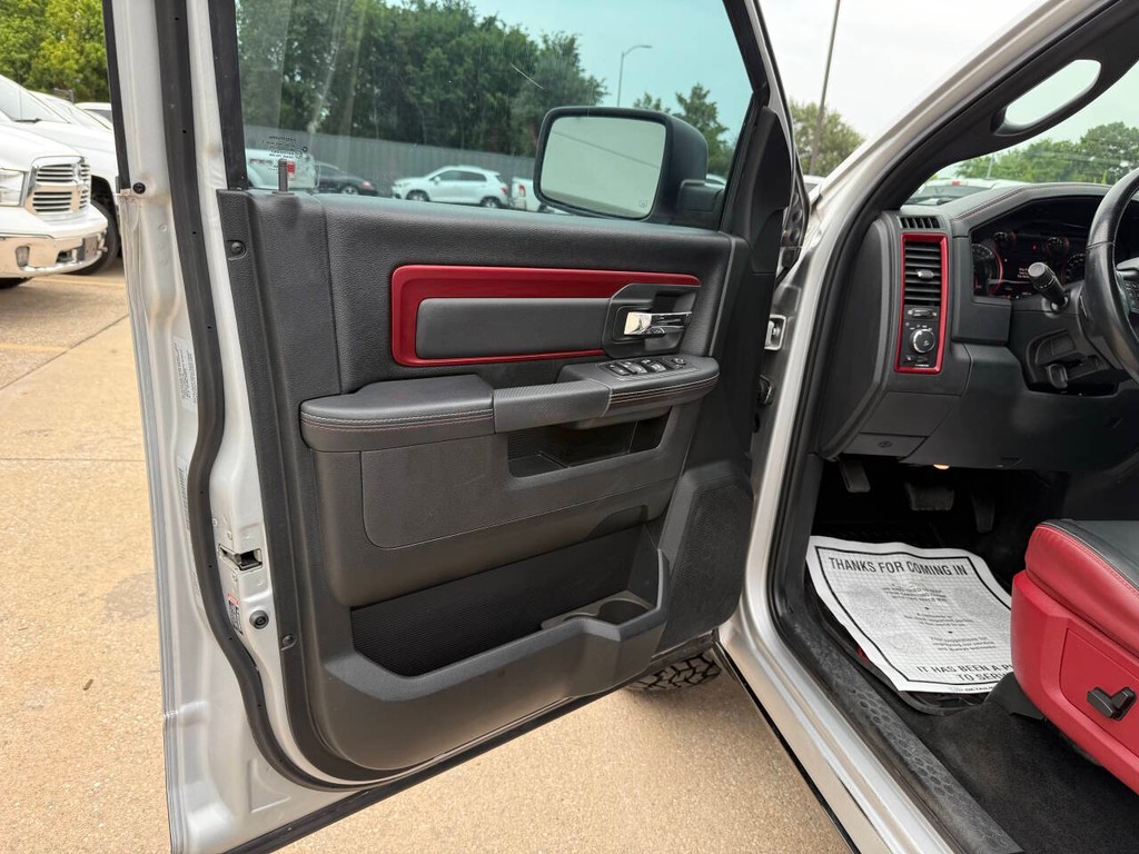 Ram 1500 Vehicle Full-screen Gallery Image 08
