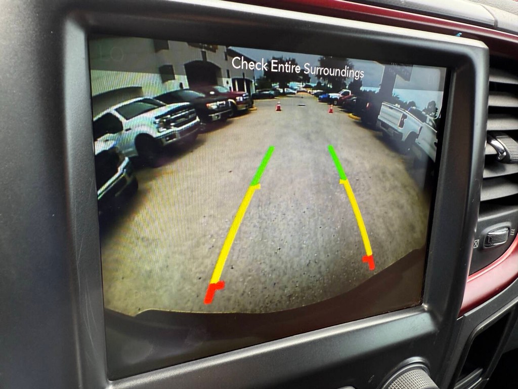 Ram 1500 Vehicle Full-screen Gallery Image 25