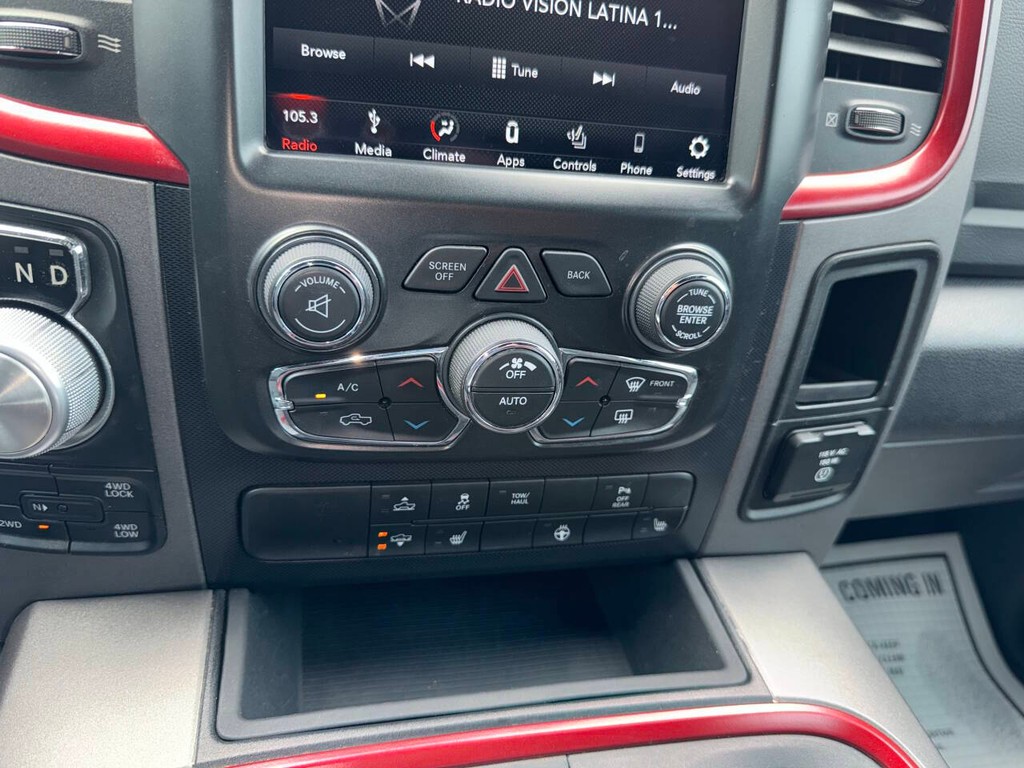 Ram 1500 Vehicle Full-screen Gallery Image 26