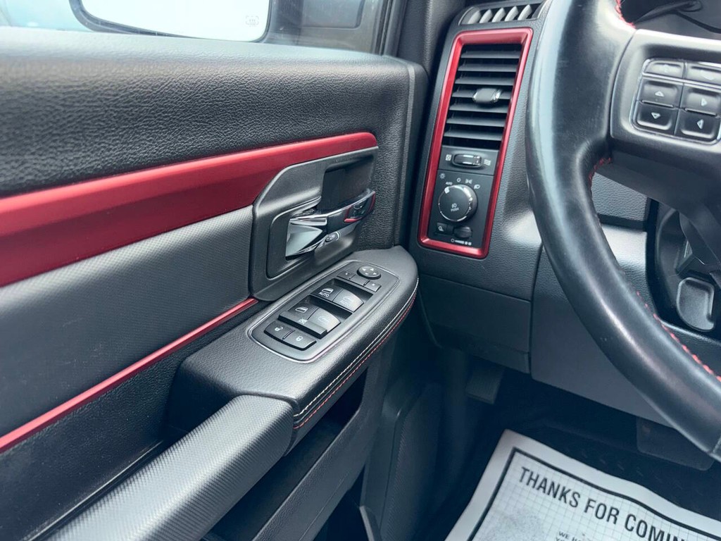 Ram 1500 Vehicle Full-screen Gallery Image 29