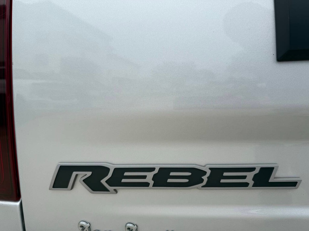 Ram 1500 Vehicle Full-screen Gallery Image 35