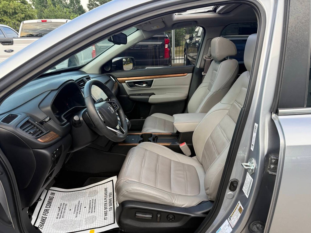 Honda CR-V Hybrid Vehicle Full-screen Gallery Image 07