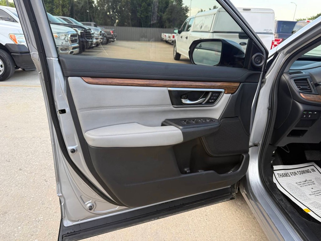 Honda CR-V Hybrid Vehicle Full-screen Gallery Image 08