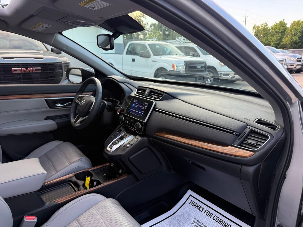 Honda CR-V Hybrid Vehicle Full-screen Gallery Image 09