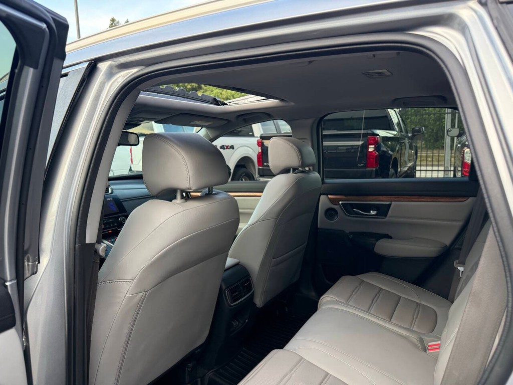 Honda CR-V Hybrid Vehicle Full-screen Gallery Image 12