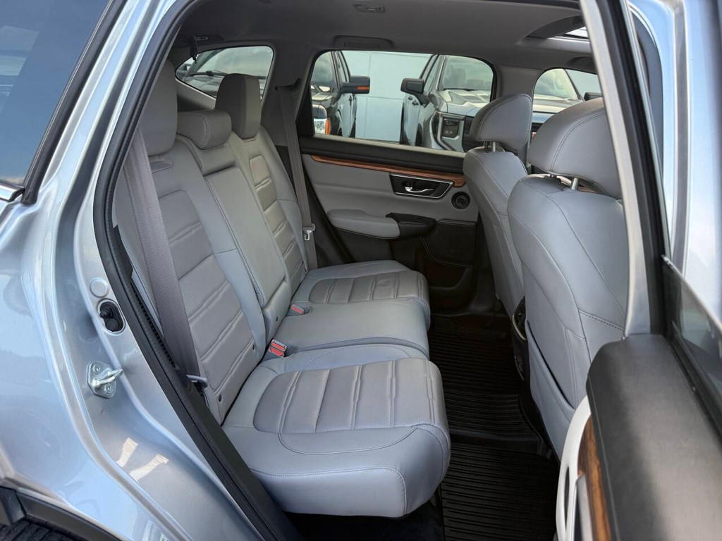 Honda CR-V Hybrid Vehicle Full-screen Gallery Image 15