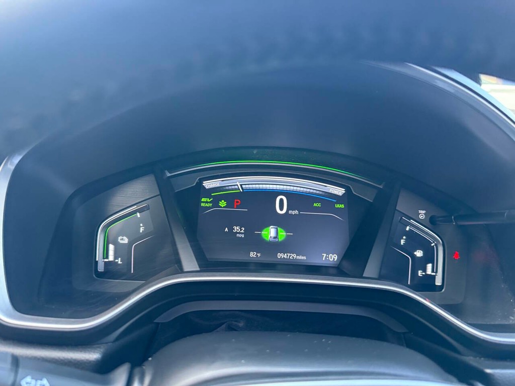 Honda CR-V Hybrid Vehicle Full-screen Gallery Image 32