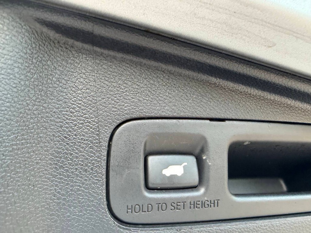 Honda CR-V Hybrid Vehicle Full-screen Gallery Image 38