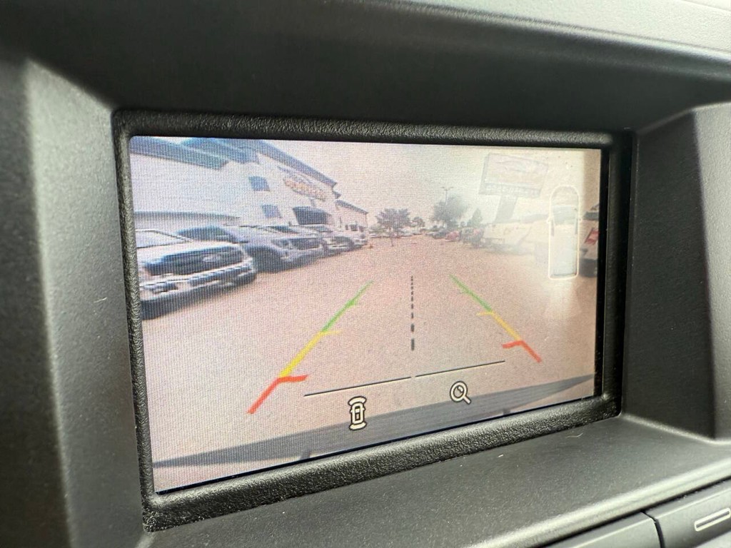 Ford Explorer Vehicle Full-screen Gallery Image 27