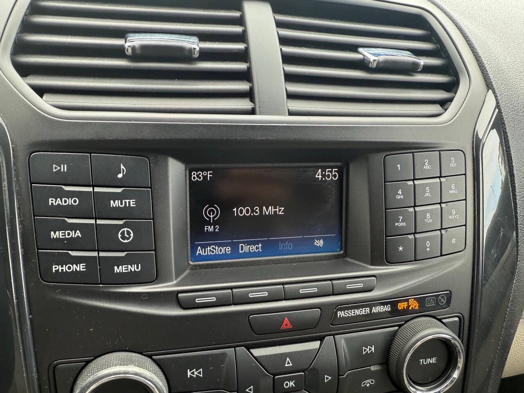 Ford Explorer Vehicle Full-screen Gallery Image 28