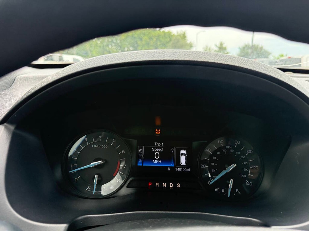 Ford Explorer Vehicle Full-screen Gallery Image 35