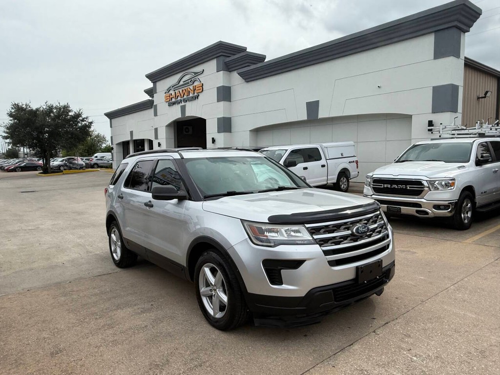 Ford Explorer Vehicle Full-screen Gallery Image 44