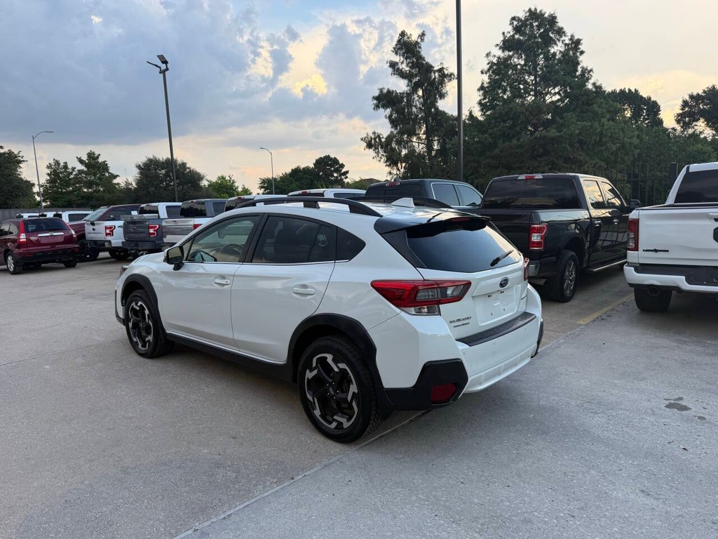 Subaru Crosstrek Vehicle Full-screen Gallery Image 04