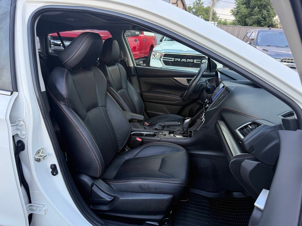 Subaru Crosstrek Vehicle Full-screen Gallery Image 10