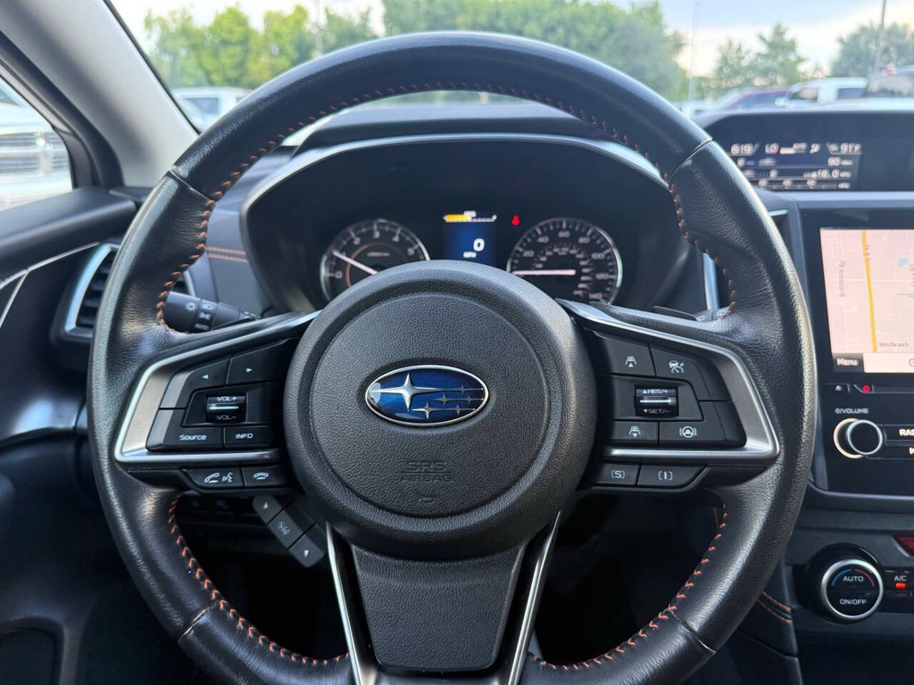 Subaru Crosstrek Vehicle Full-screen Gallery Image 23