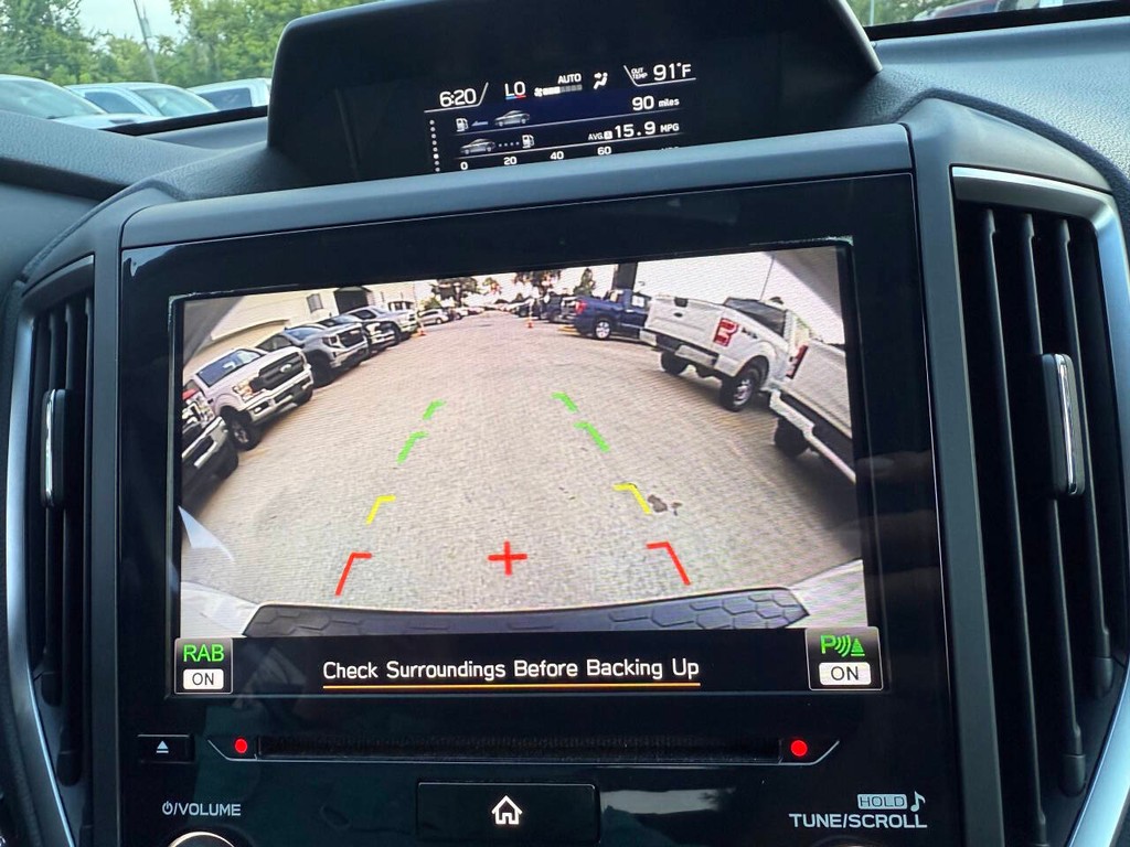 Subaru Crosstrek Vehicle Full-screen Gallery Image 28