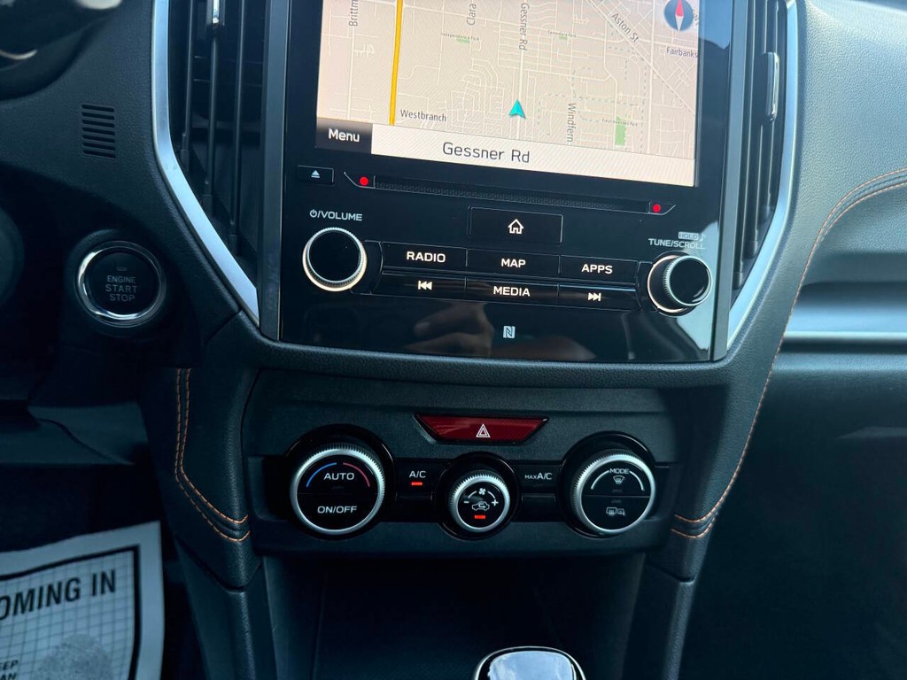 Subaru Crosstrek Vehicle Full-screen Gallery Image 29