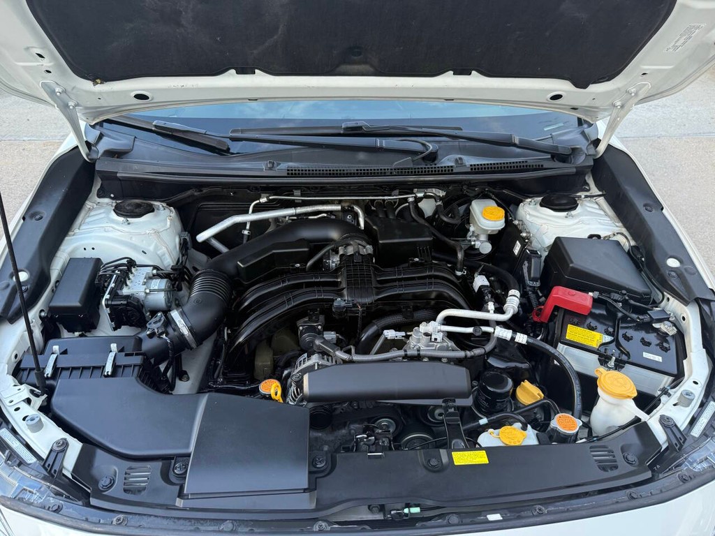 Subaru Crosstrek Vehicle Full-screen Gallery Image 37