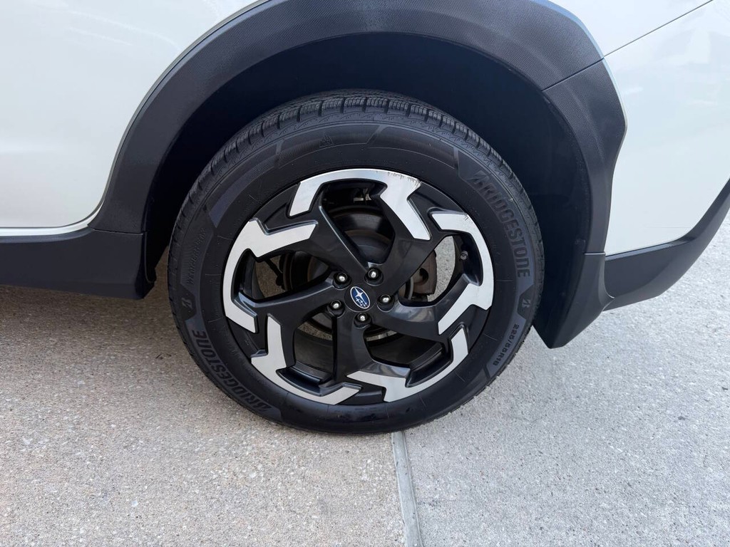 Subaru Crosstrek Vehicle Full-screen Gallery Image 38