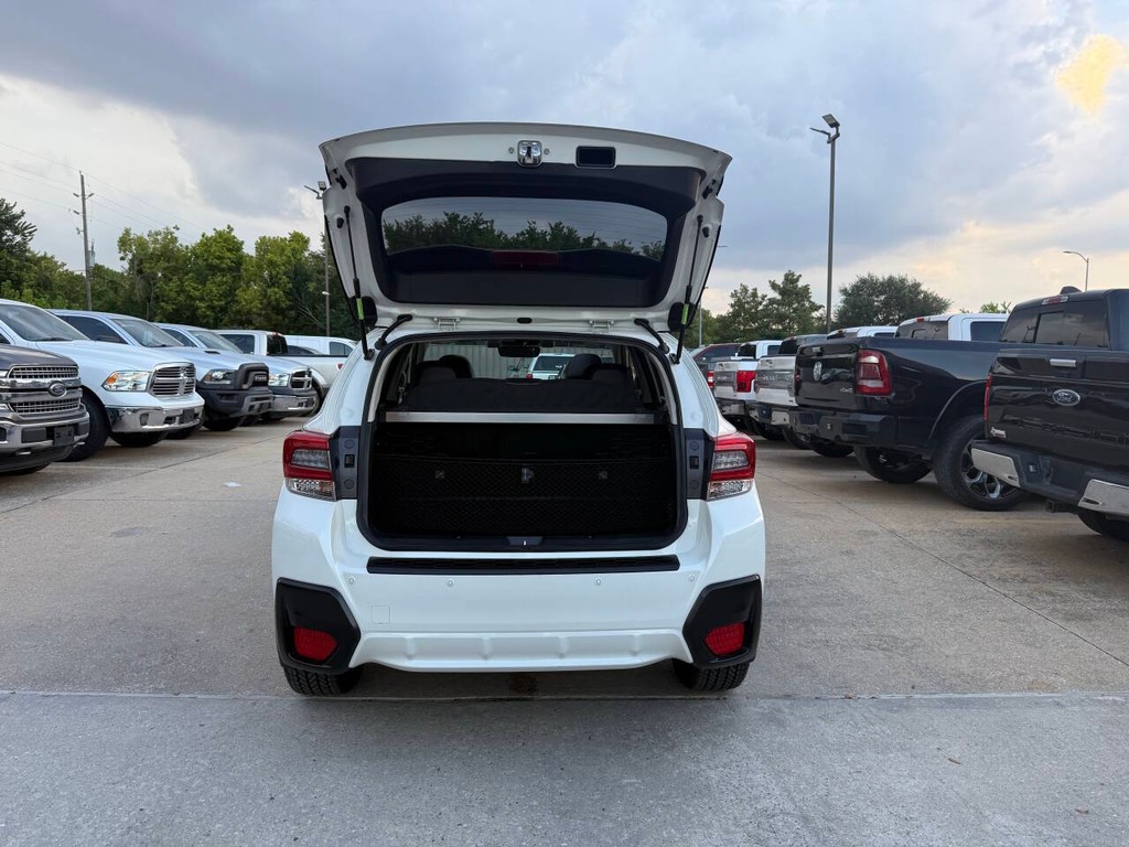 Subaru Crosstrek Vehicle Full-screen Gallery Image 39