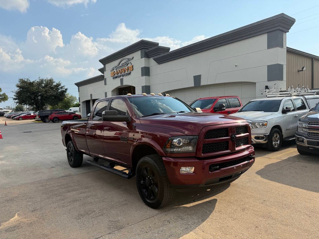 Ram 3500 Vehicle Full-screen Gallery Image 02