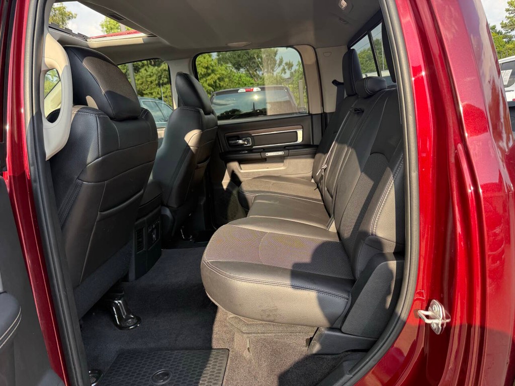 Ram 3500 Vehicle Full-screen Gallery Image 13