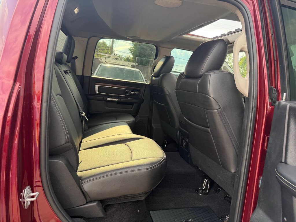 Ram 3500 Vehicle Full-screen Gallery Image 15