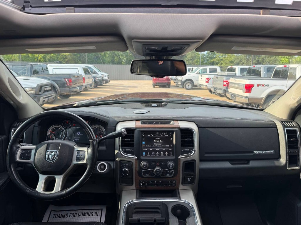 Ram 3500 Vehicle Full-screen Gallery Image 17