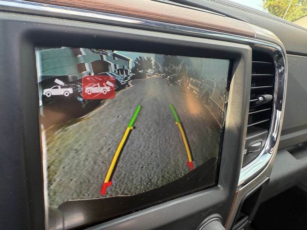 Ram 3500 Vehicle Full-screen Gallery Image 26