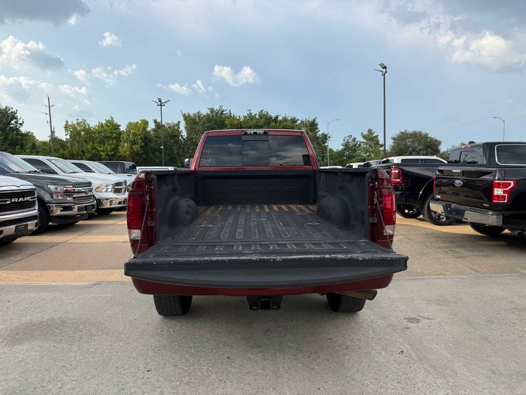 Ram 3500 Vehicle Full-screen Gallery Image 36