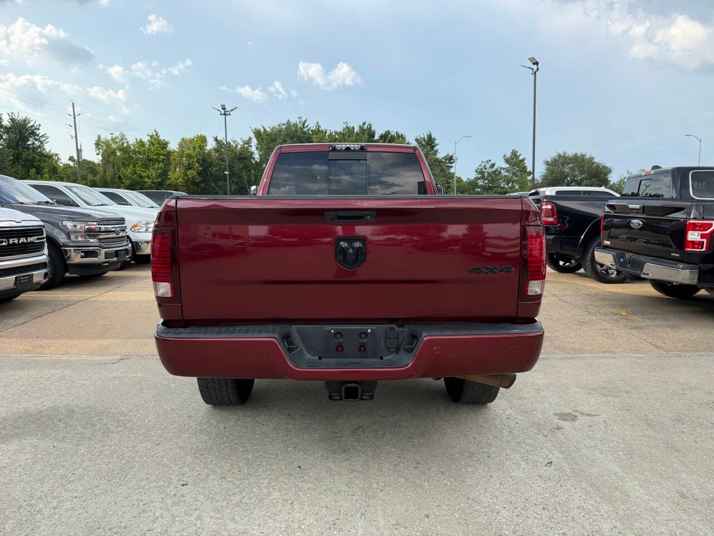 Ram 3500 Vehicle Full-screen Gallery Image 37