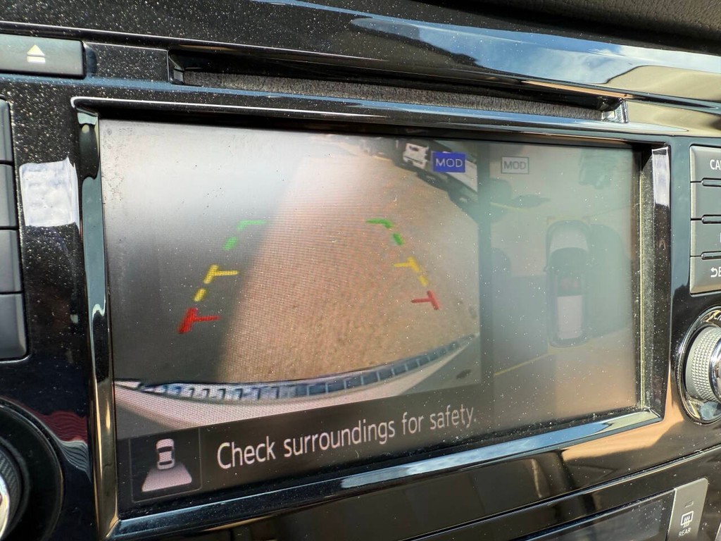 Nissan Rogue Vehicle Full-screen Gallery Image 26