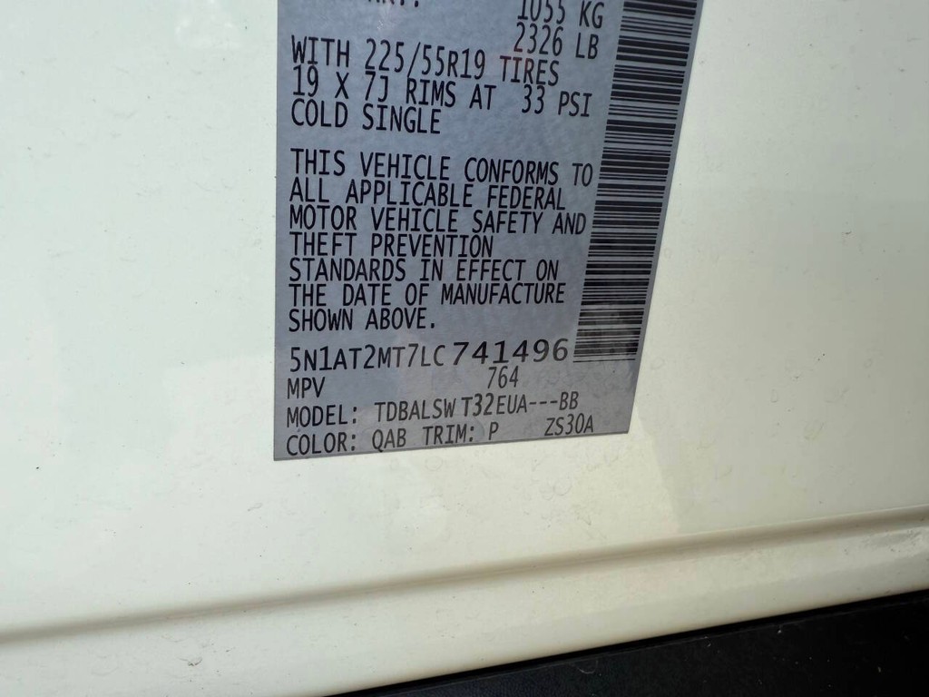 Nissan Rogue Vehicle Full-screen Gallery Image 35