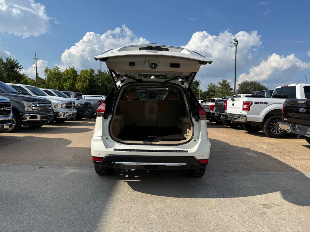 Nissan Rogue Vehicle Full-screen Gallery Image 38