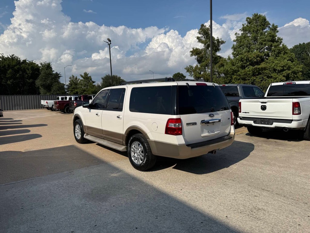 Ford Expedition EL Vehicle Full-screen Gallery Image 04