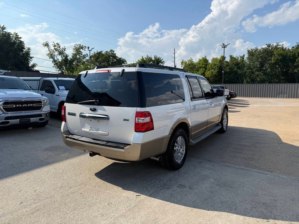 Ford Expedition EL Vehicle Full-screen Gallery Image 05