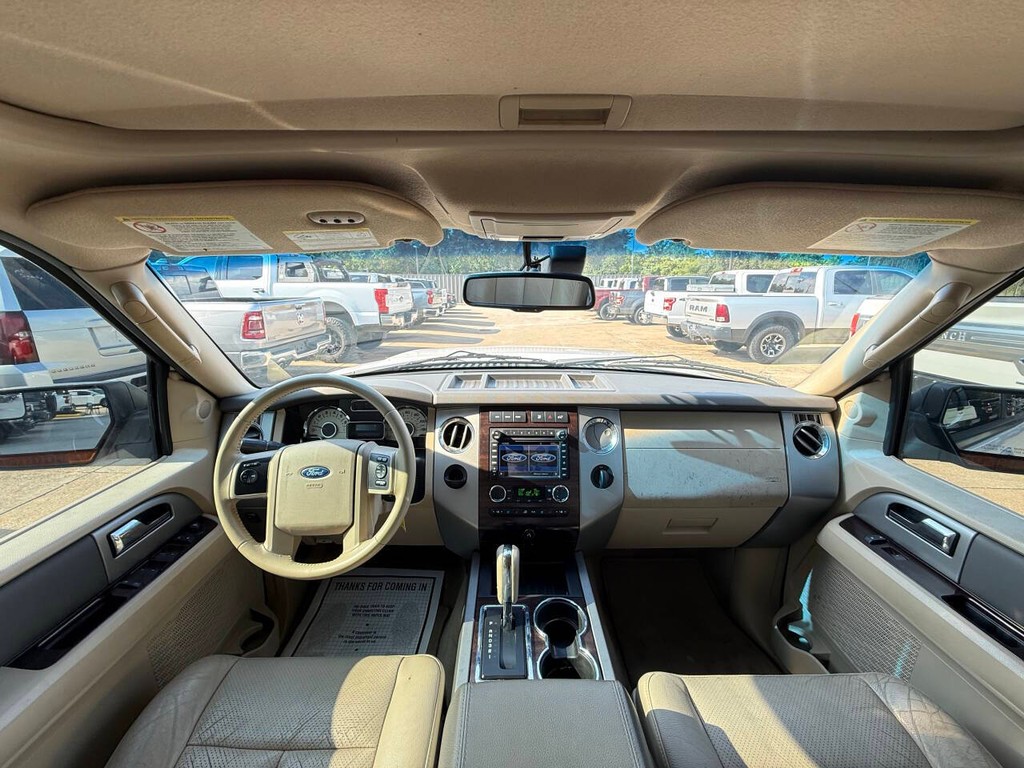 Ford Expedition EL Vehicle Full-screen Gallery Image 20