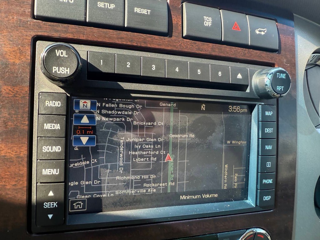 Ford Expedition EL Vehicle Full-screen Gallery Image 27