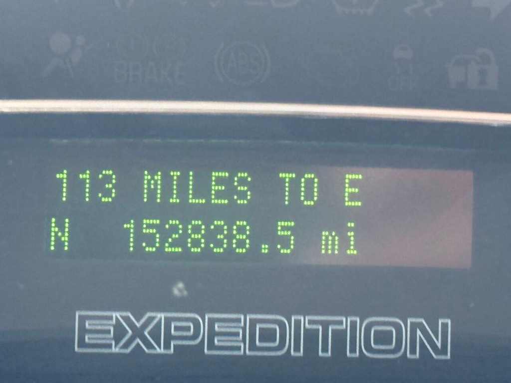 Ford Expedition EL Vehicle Full-screen Gallery Image 34