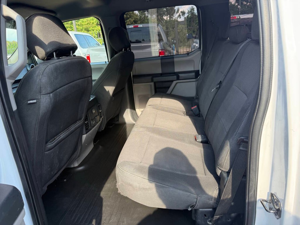 Ford F-150 Vehicle Full-screen Gallery Image 13